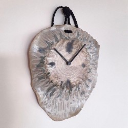 Stoneware wall clock rg003 hanging on the wall 3
