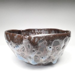 Mid-size bowl with Guan glaze, front view