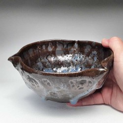 Mid-size bowl with Guan glaze, on hand view
