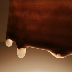 Lámpara colgante de porcelana translúcida, detalle del esmalte