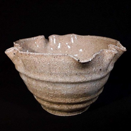 Medium-sized bowl with Guan glaze, front view