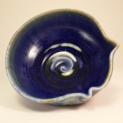 小尺寸瓷器瓷碗，内视图