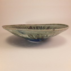 中尺寸瓷器瓷碗或盘子，正视图