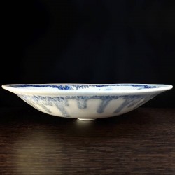 宽型瓷器碗，侧视图