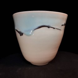 Midsize porcelain vase, front view